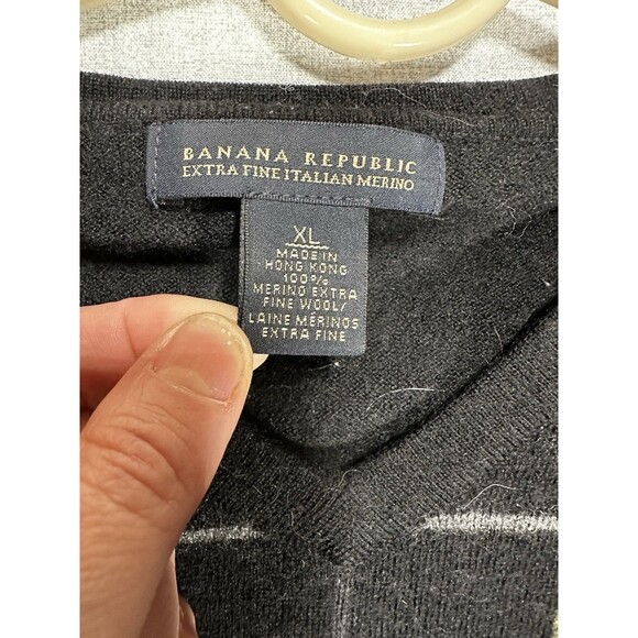 BANANA REPUBLIC Men’s  Sweater SIZE XL 100% Extra Fine Merino Wool BLack Plaid - Picture 2 of 6